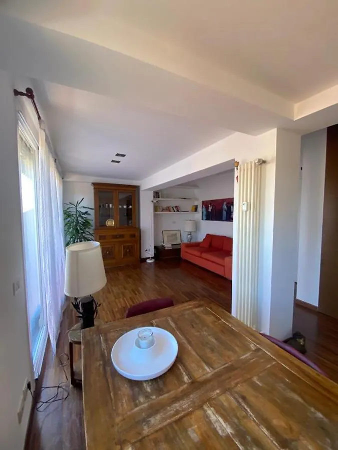 Appartement Quiet Cozy Attic Isola District à Milan Italie